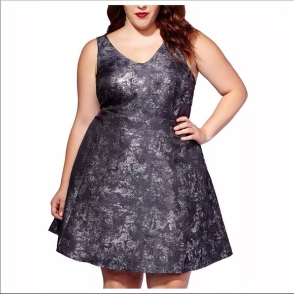 mblm Dresses & Skirts - MBLM by Tess Holliday Dress Sz 5 Metallic